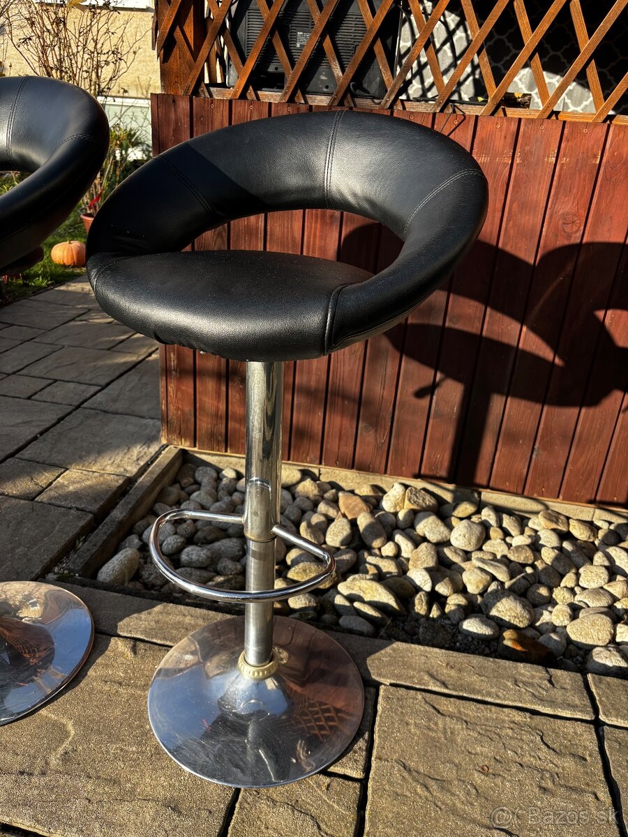 Predám 2 čierne barové stoličk - 2