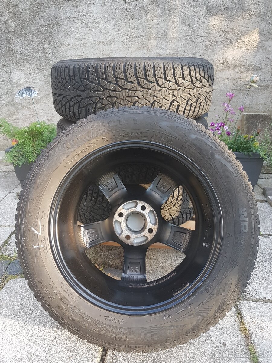 Renault Captur I. 16" Dezent čierne + Nokian zimné - 2