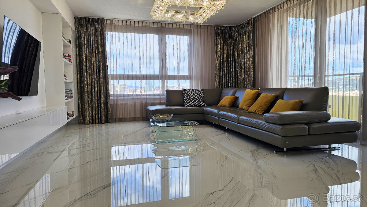 Bývanie v oblakoch: zariadený 3-izbový byt s výhľadmi, - 2