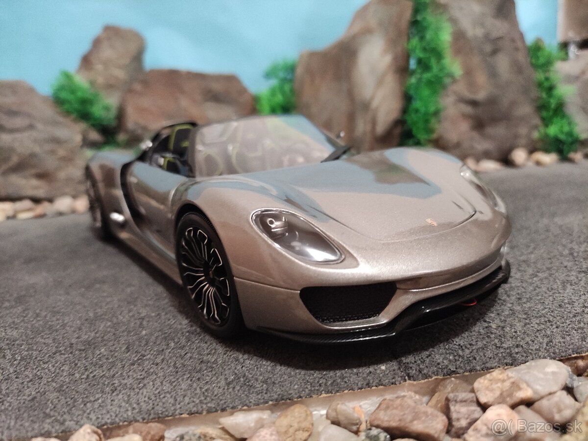 Prodám model 1:18 porsche 918 spyder 2010 Minichamps - 2
