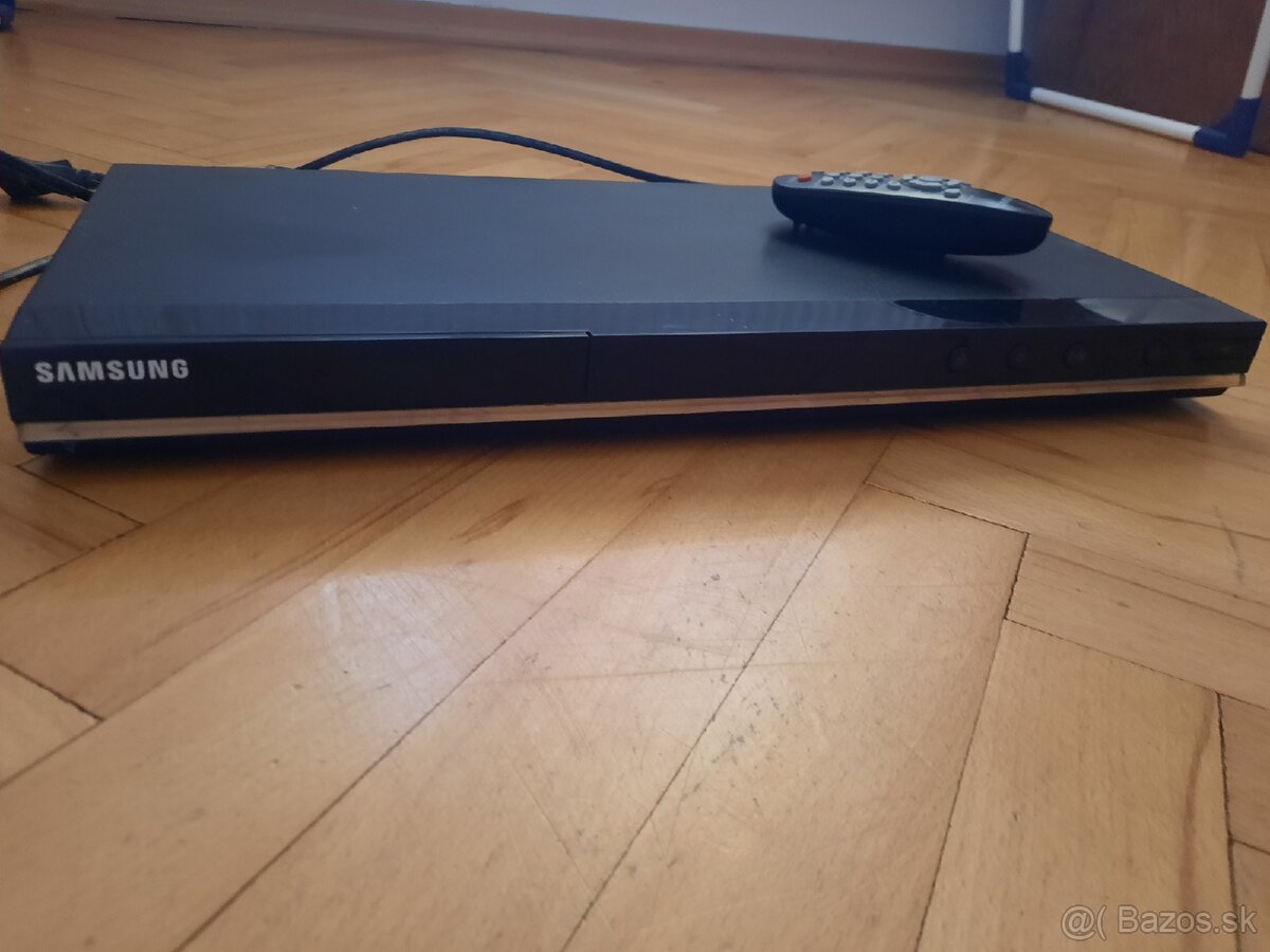 DVD prehrávač SAMSUNG + filmy - 2