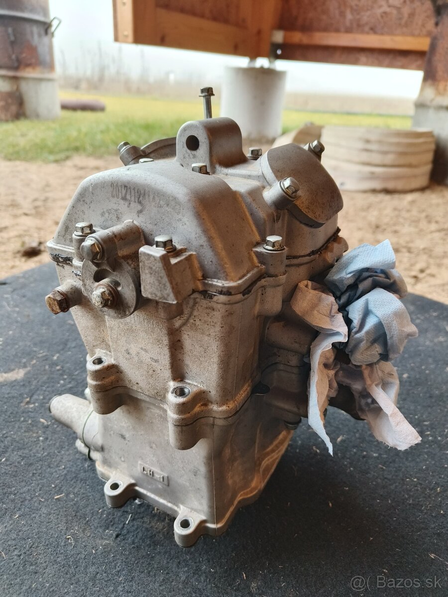 hlava a valec linhai 500 - 2