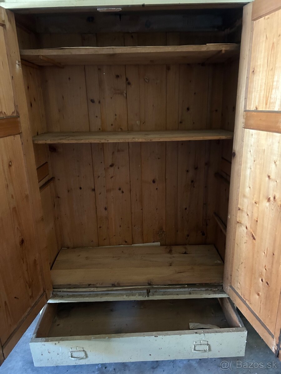 Starozitna skrina - 2