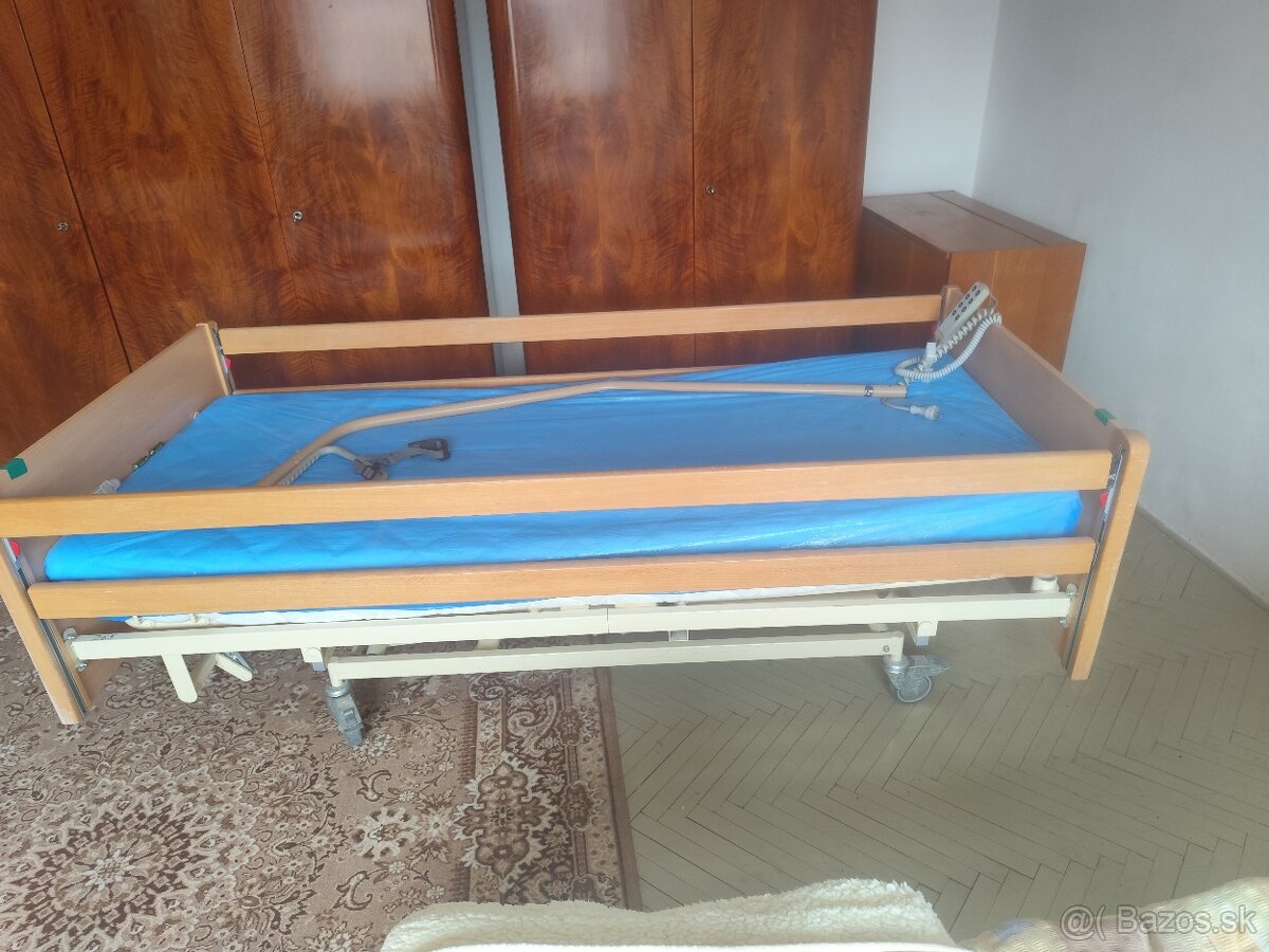 Polohovateľná posteľ - 2
