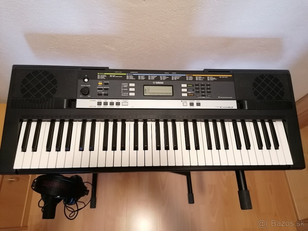 Yamaha PSR E243 - 2