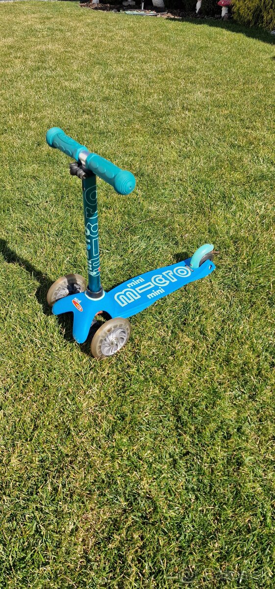 Detská kolobežka Micro Mini Deluxe LED - 2