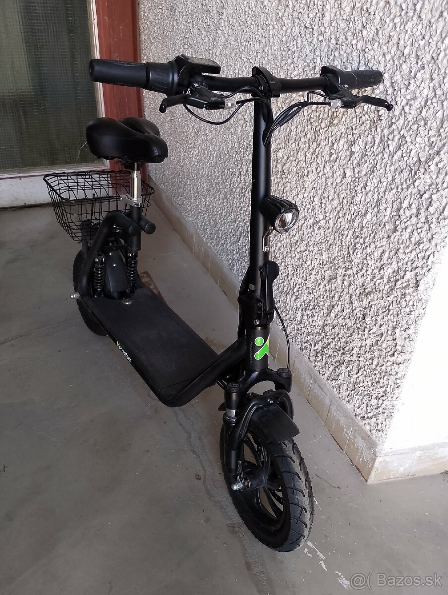 Elektrická kolobežka - 2