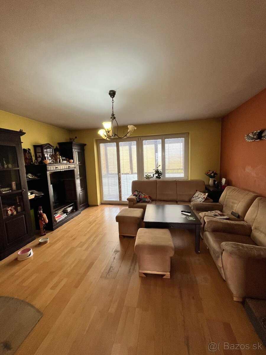 Veľkometrážny , trojizbovy byt v Čachticiach - 2