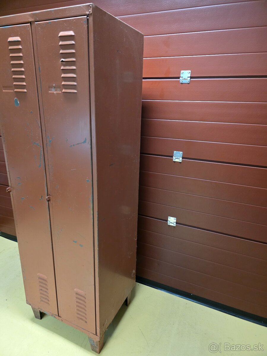 Skriňa plechová - 2