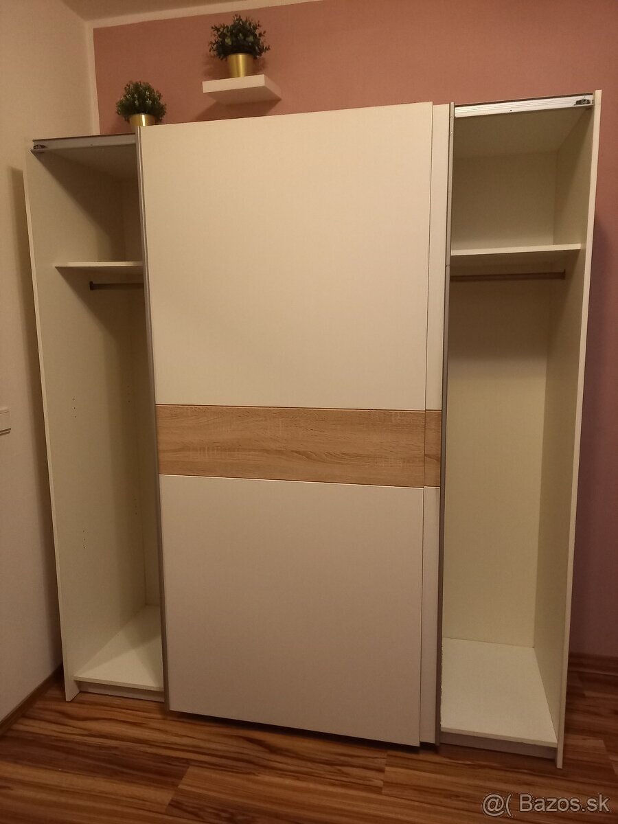 Šatníková skriňa - 2