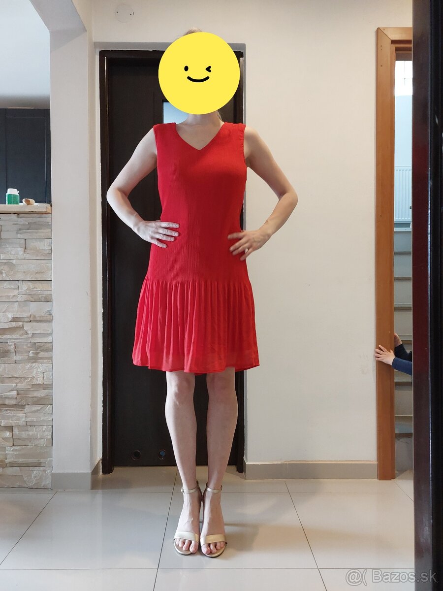Krátke červené šaty - 2