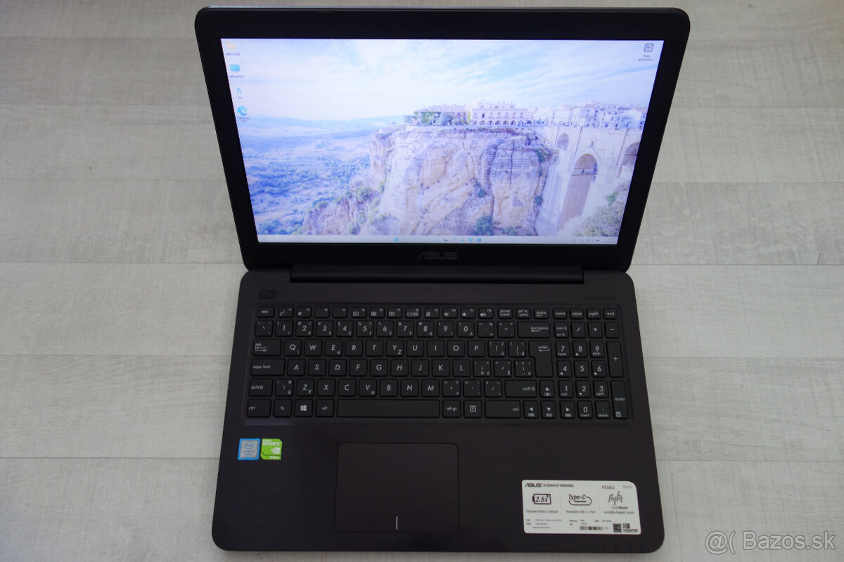 ASUS Vivobook F556U - 2