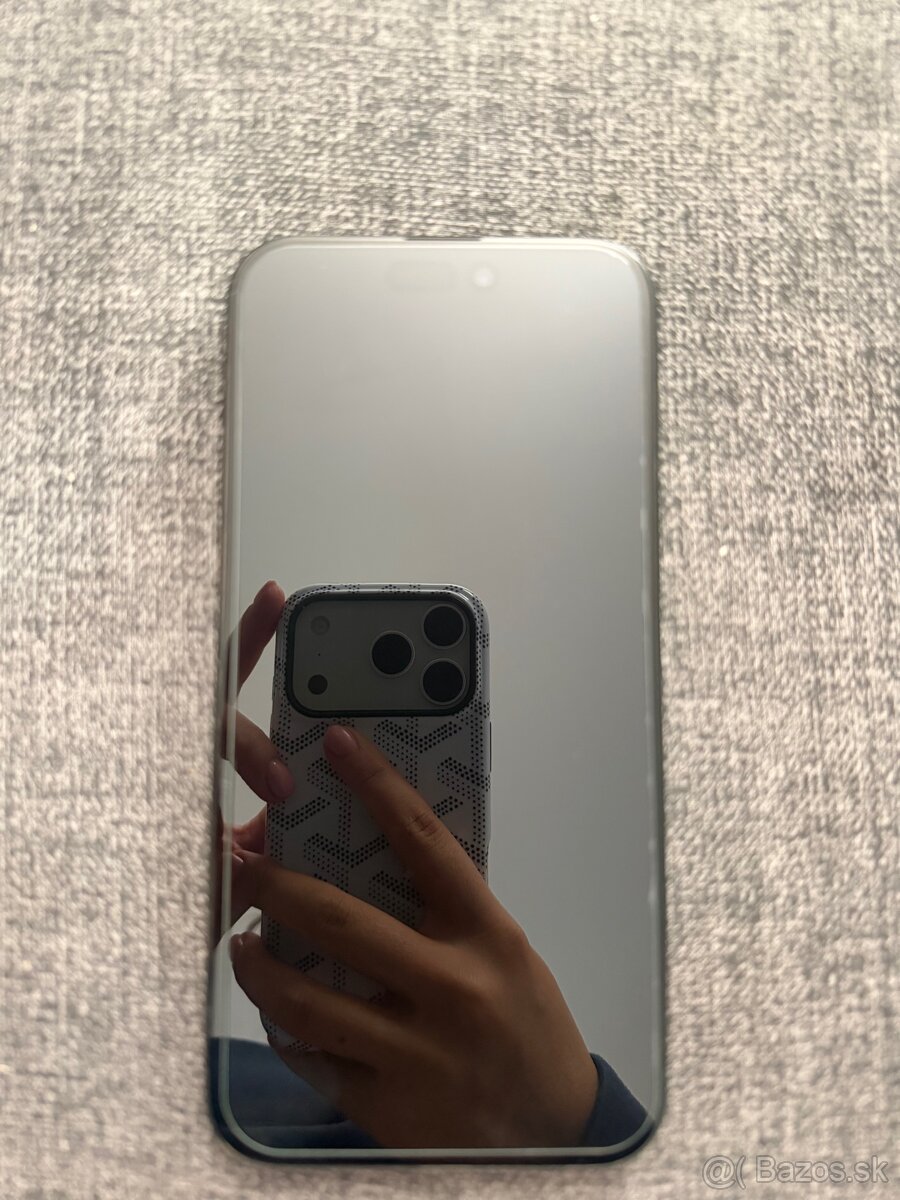 PREDÁM IPHONE 15 PLUS - 2