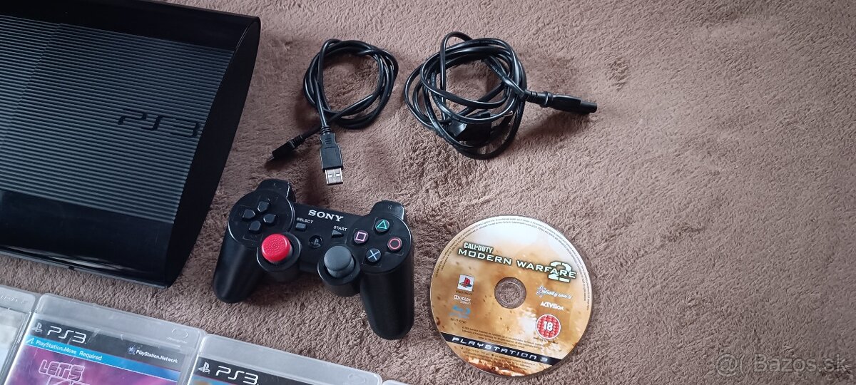 Ps3 super slim s hrami - 2