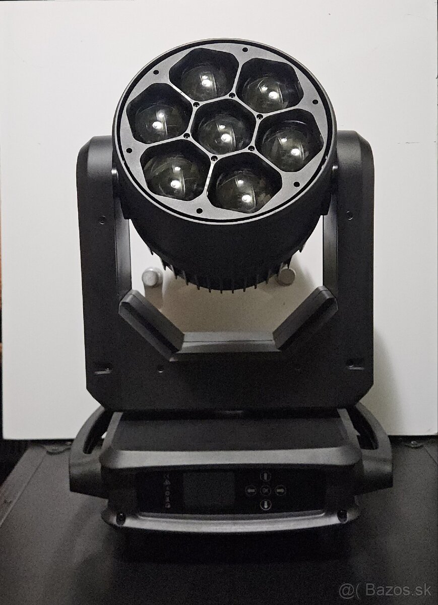 Otočné hlavy V-SHOW beeye Wash 7x40w P 540° T 270° - 2