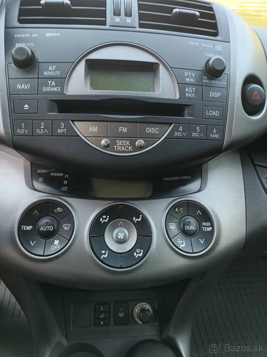 Toyota RAV4 2.2 D4D , 100 r.v.2010, 2x elektróny - 2