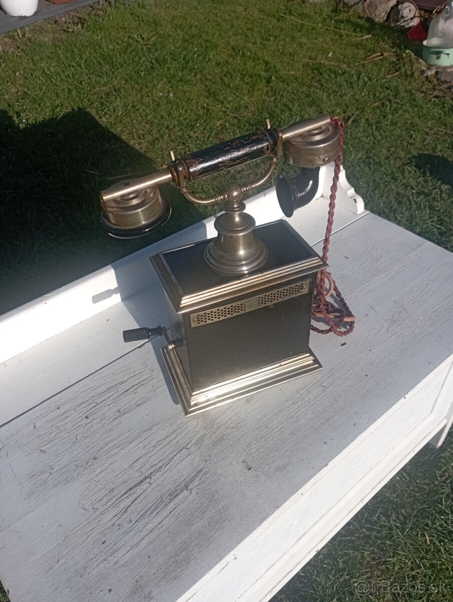 Starožitný telefón. - 2