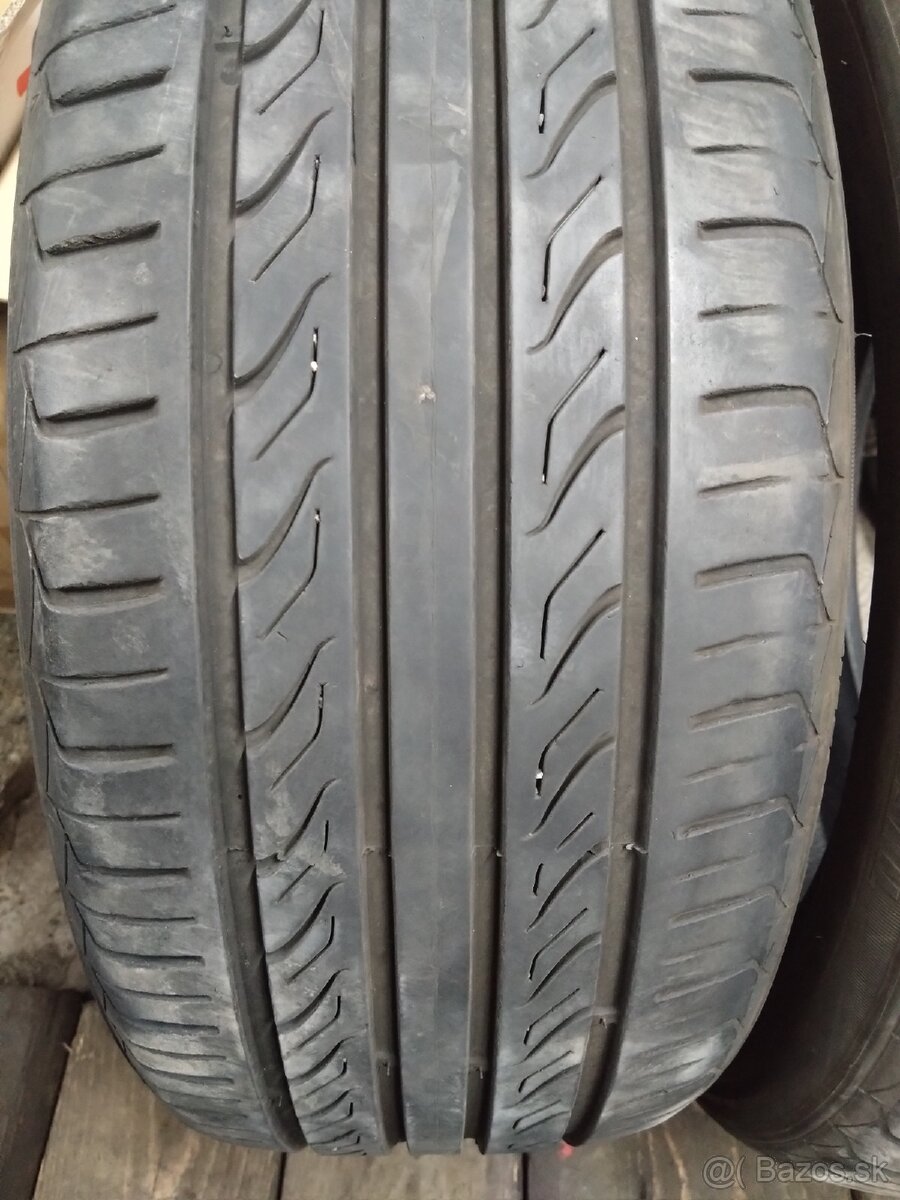 215/45R17 - 2