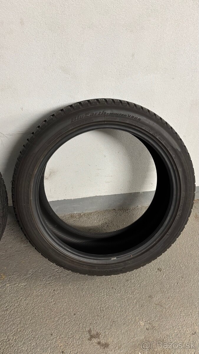 225/45R19 Yokohama BluEarth - 2