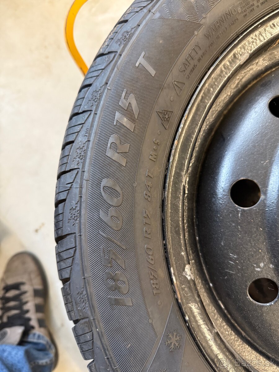 Zimná sada pneumatík 185/60/R15 + plechové disky - 2