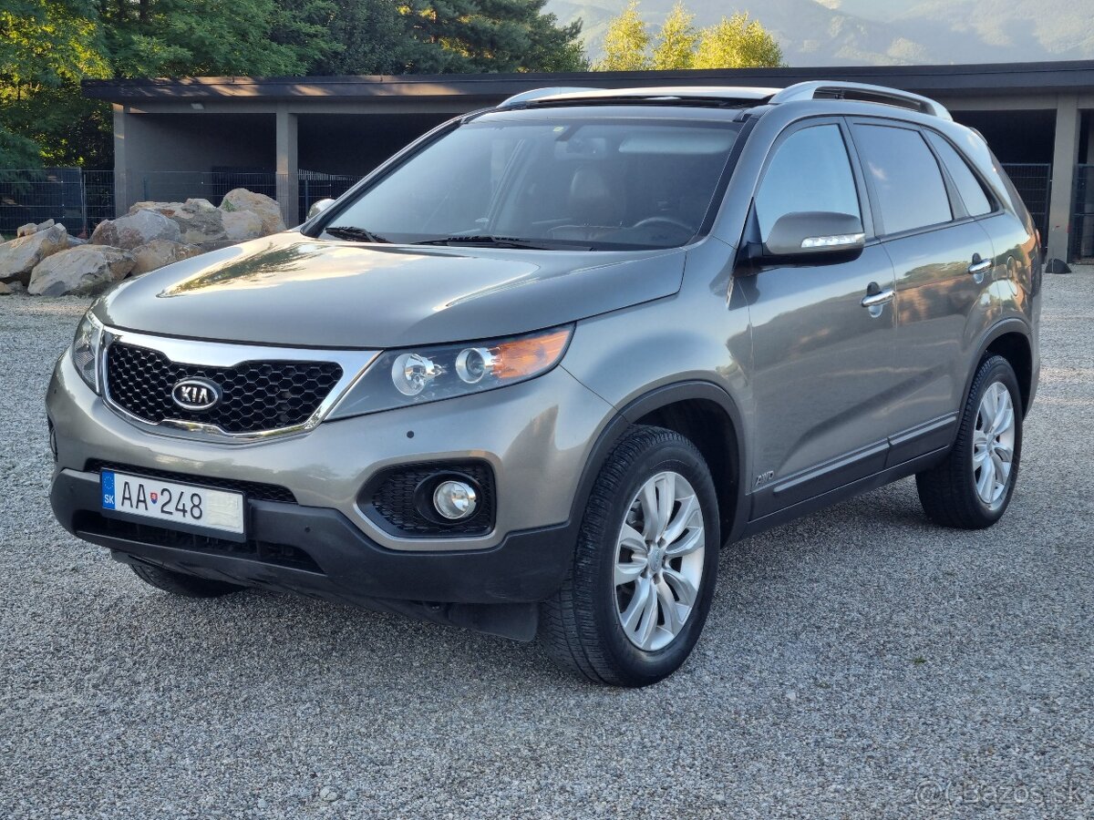 KIA SORENTO 2,2CRDi 4x4 7.MIESTNE - 2