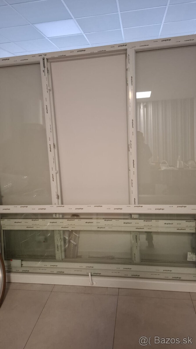 Predám Balkonovú zostavu+nadsvetlík - 2