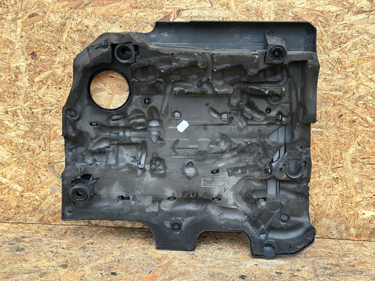 Vrchný kryt motora VW Golf 6 1.6 TDI - 2