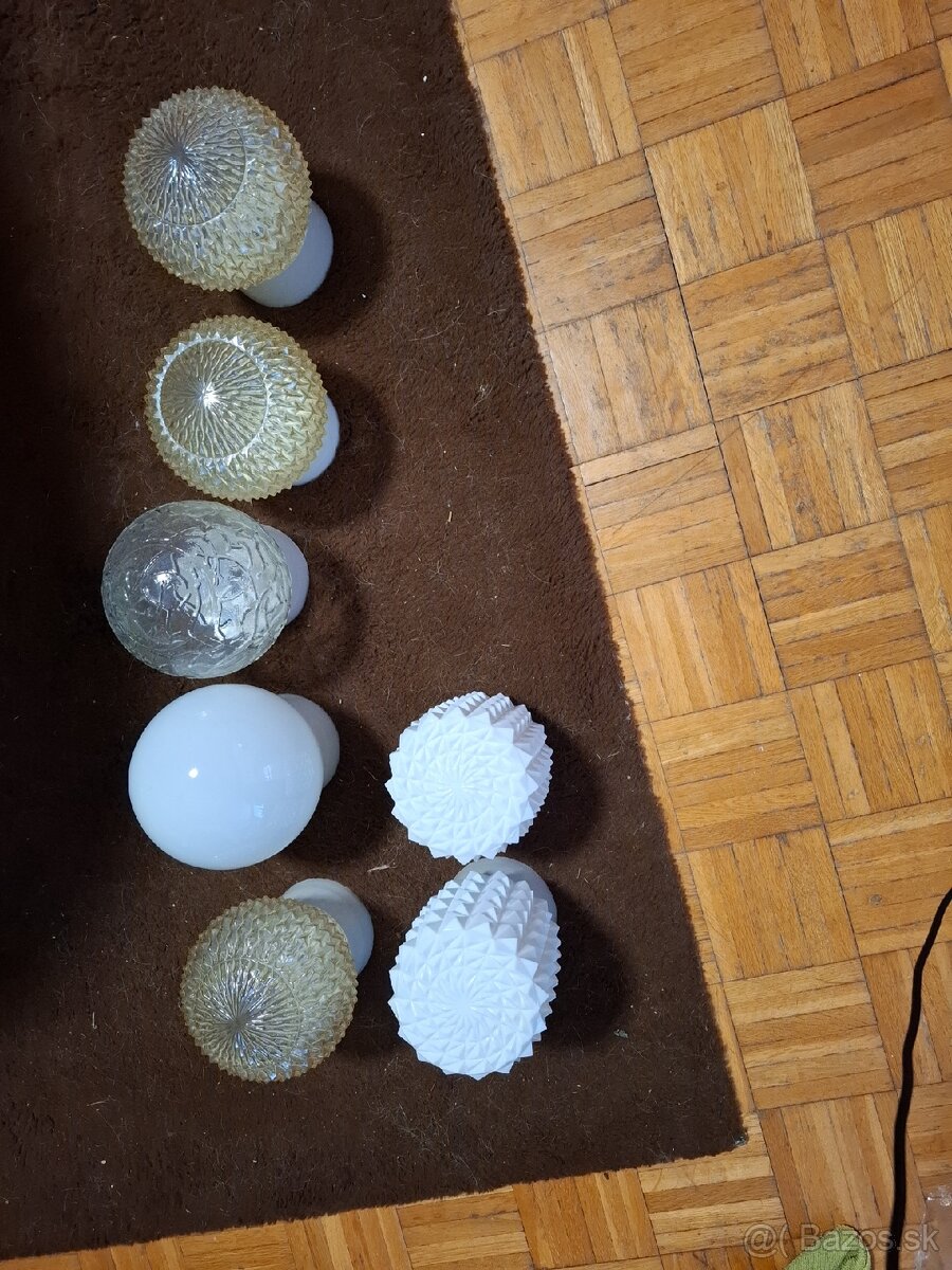 Stropne svetla 1ks/8 eur - 2