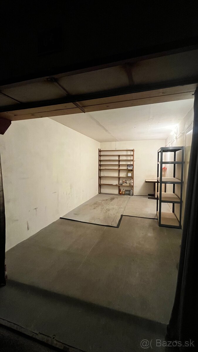 GARÁŽ NA DLHODOBÝ PRENÁJOM - 18m2 - 2