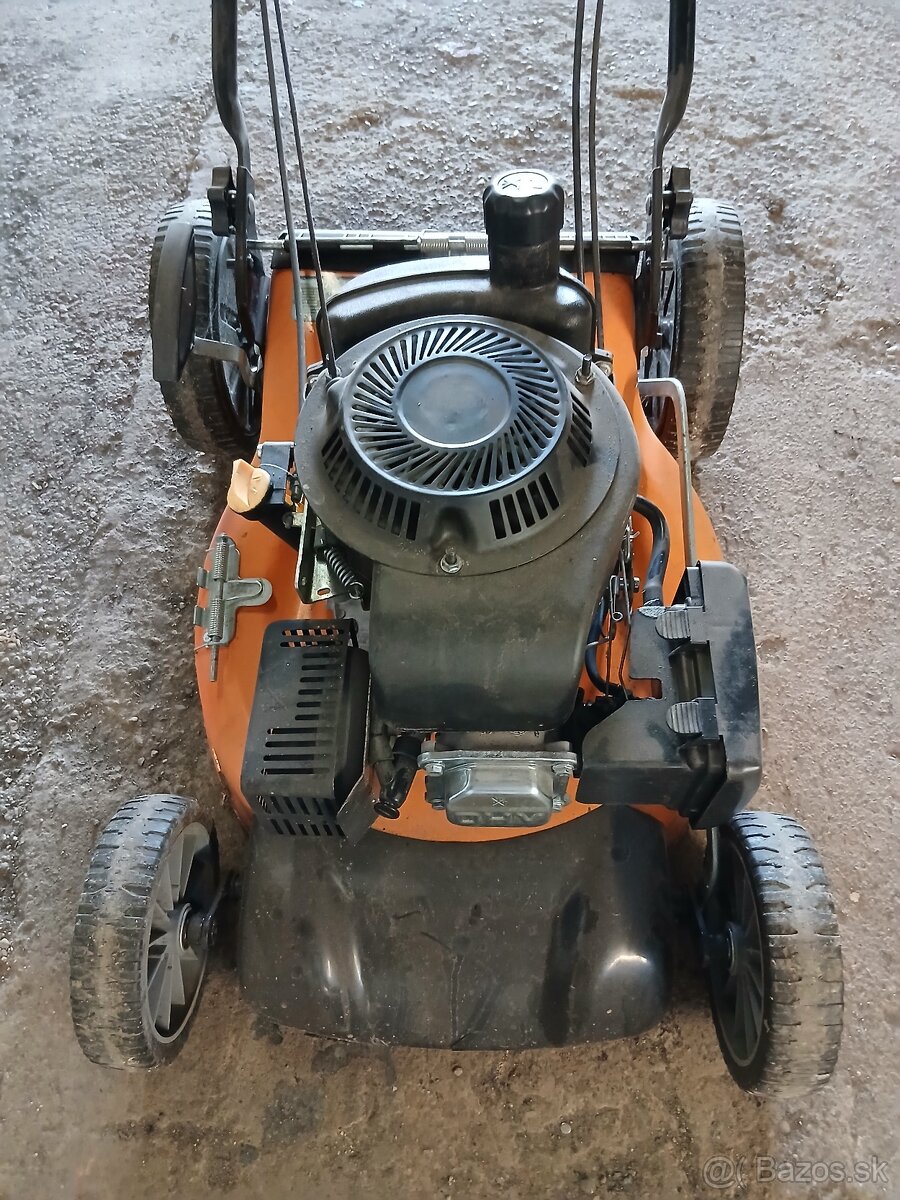 Kosačka s pojazdom - 2