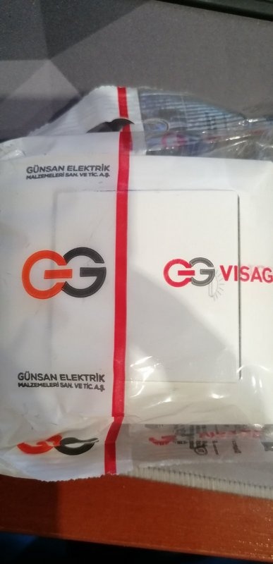 Vypínače a zásuvky - 2