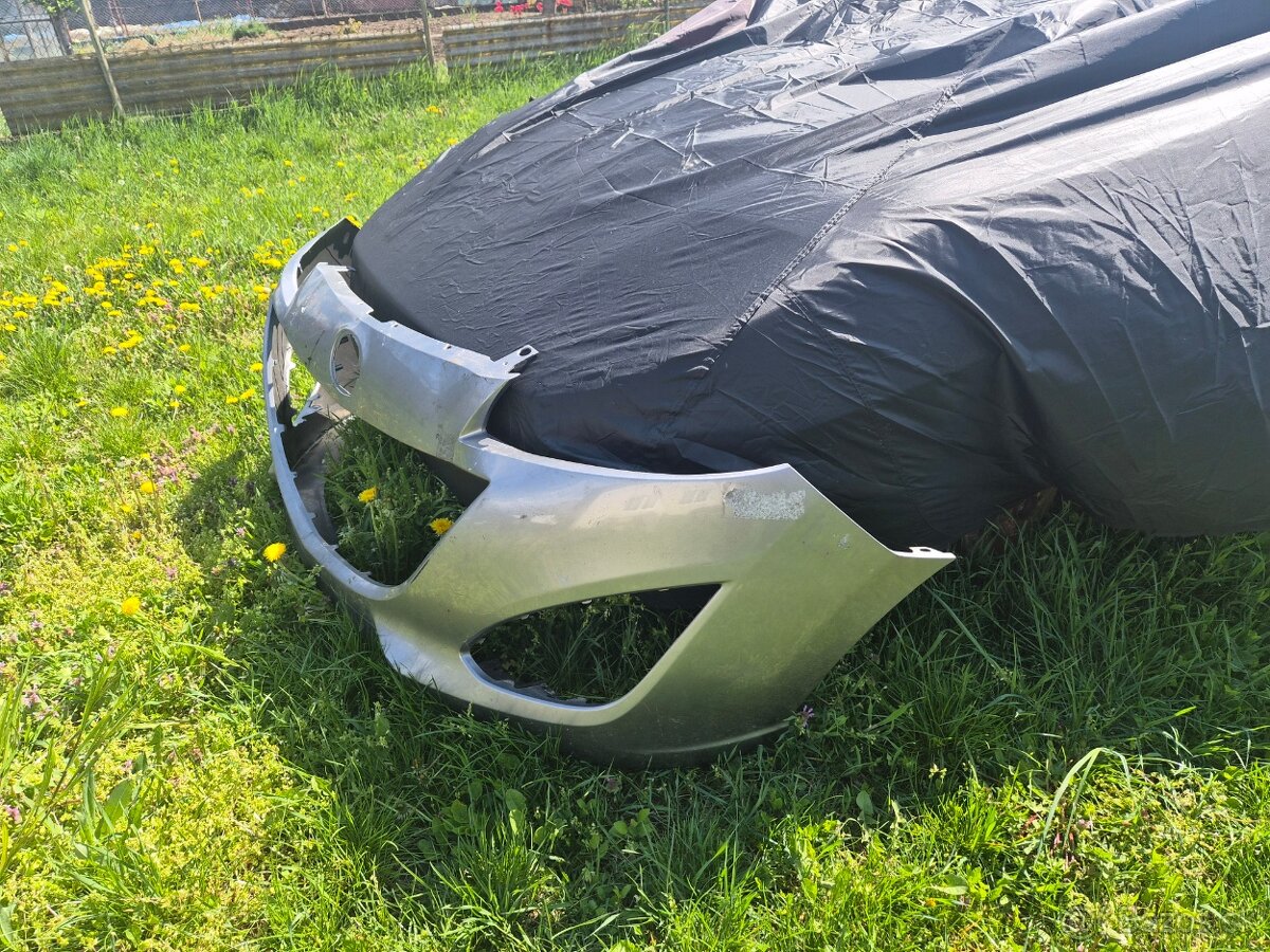 MAZDA 5 CW Predny naraznik rok 2010 az 2015 - 2