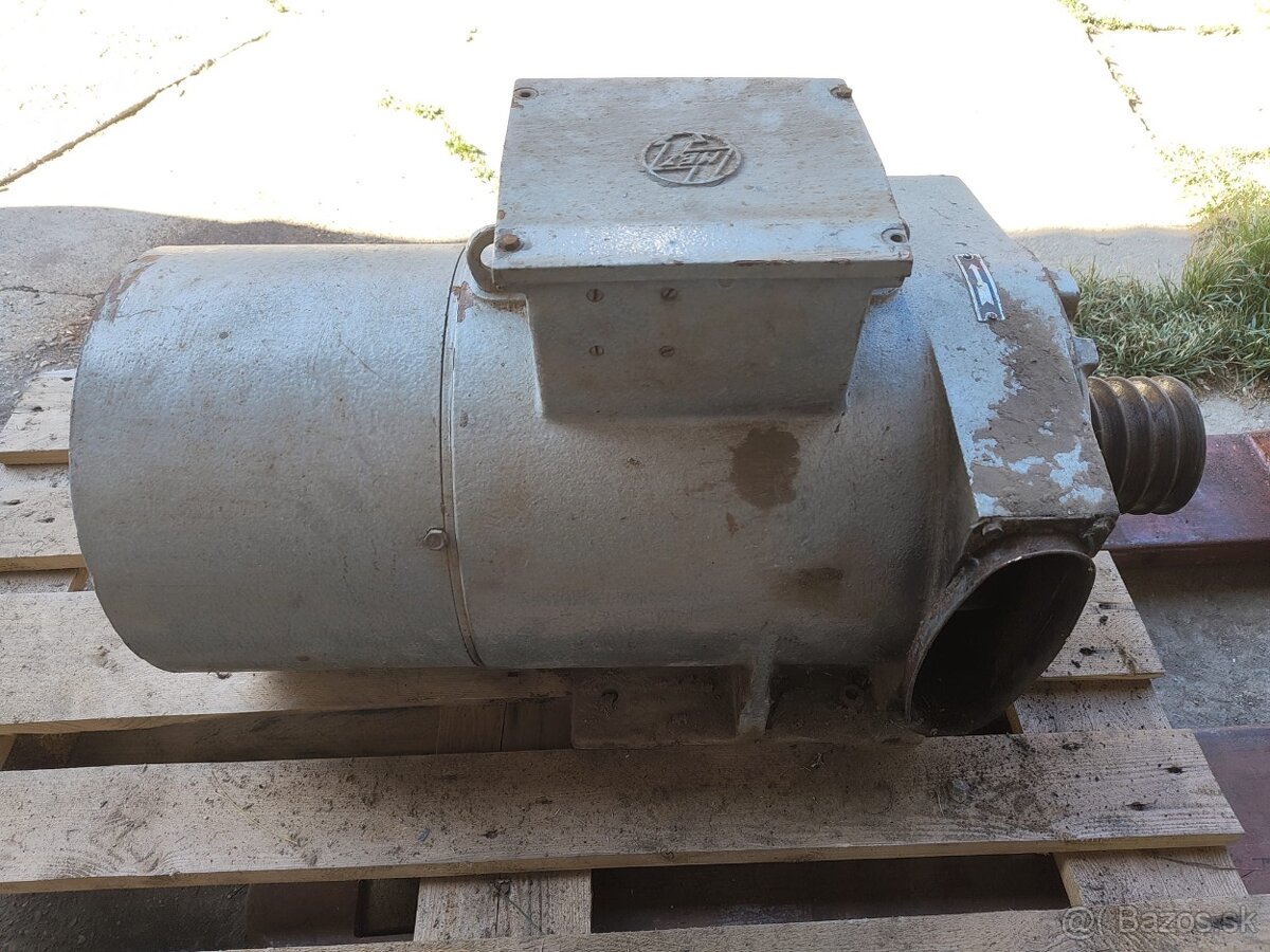 Predám generátor z V3S - 2
