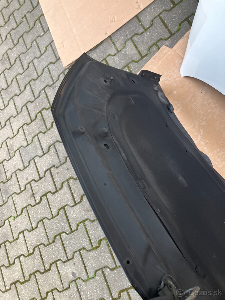 kapota vw sharan 10-23 cerna - 2