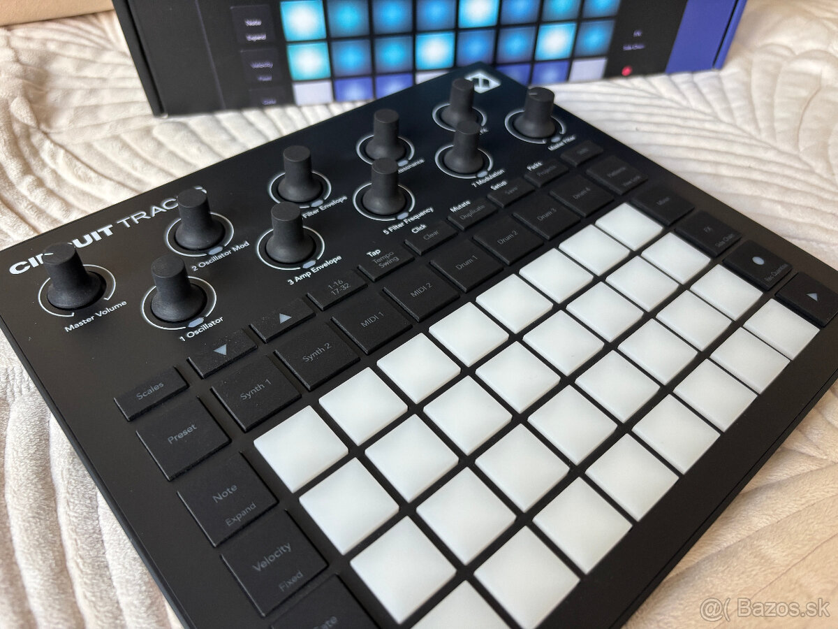 Novation Circuit Tracks Groovebox - 2