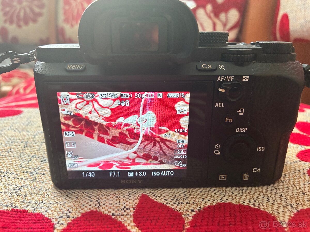 Sony Alpha 7 II + Sony 28–70 mm OSS - 2