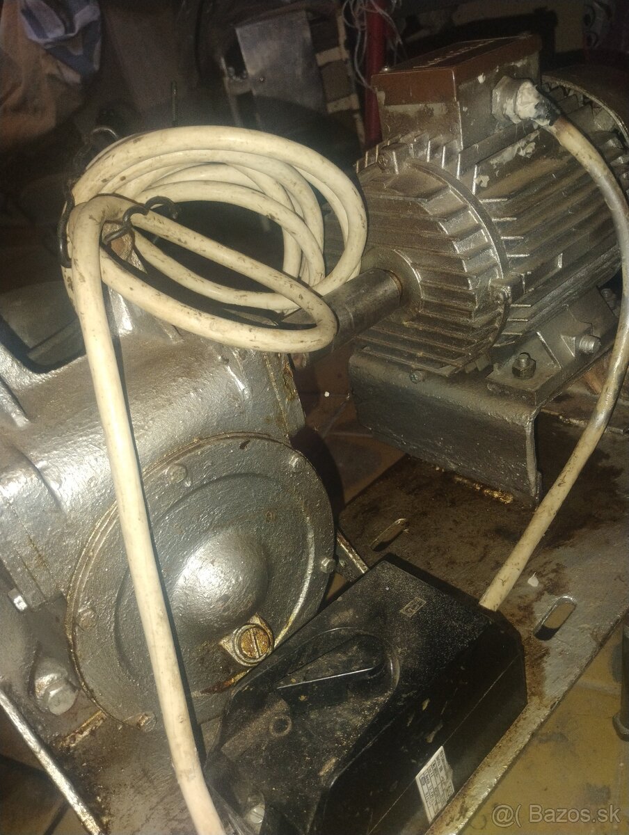 Predám elektrický mlynček na mäso - 2