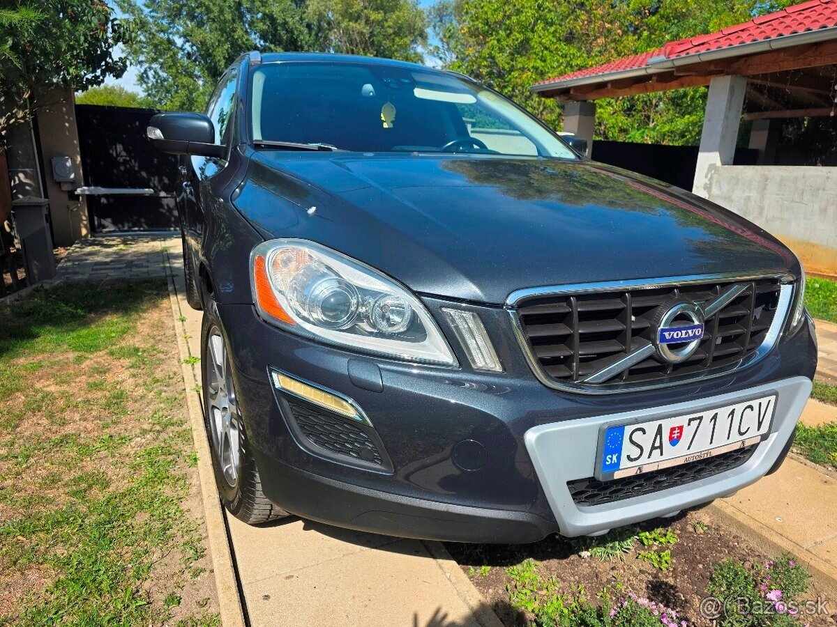 Volvo XC60 2.4D D5 AWD Summum - 2