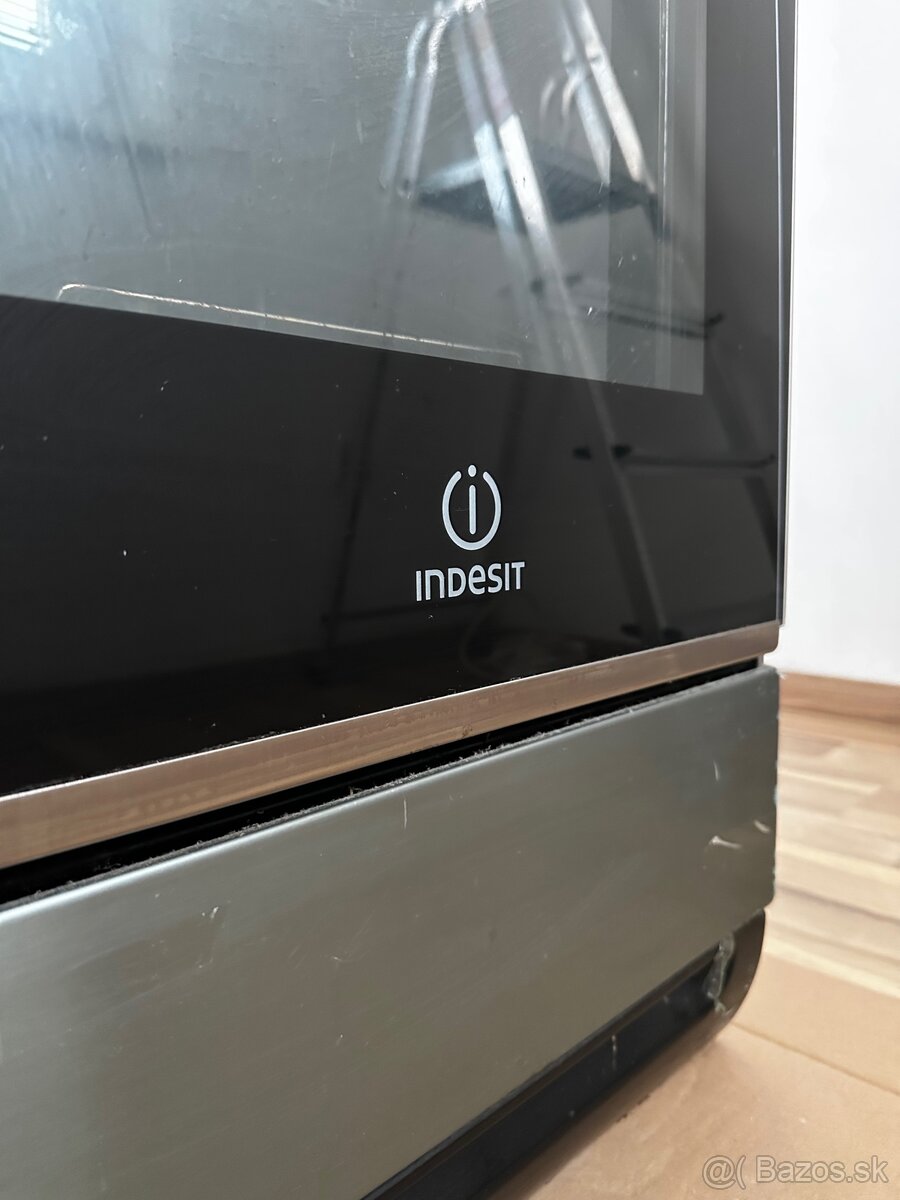 Plynový sporák s rúrou Indesit - 2