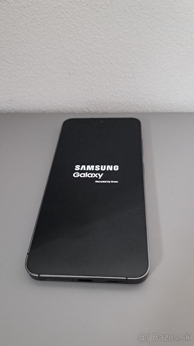Samsung Galaxy S24 - 2