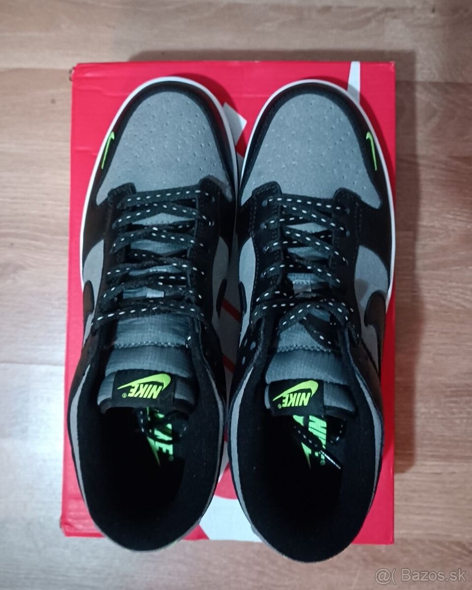 Predám nové Nike Dunk Low Black Cool Grey Volt Mini Swoosh - 2