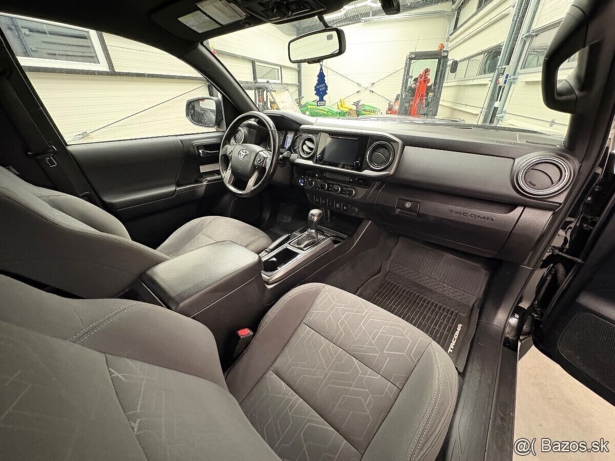 Toyota Tacoma - 2