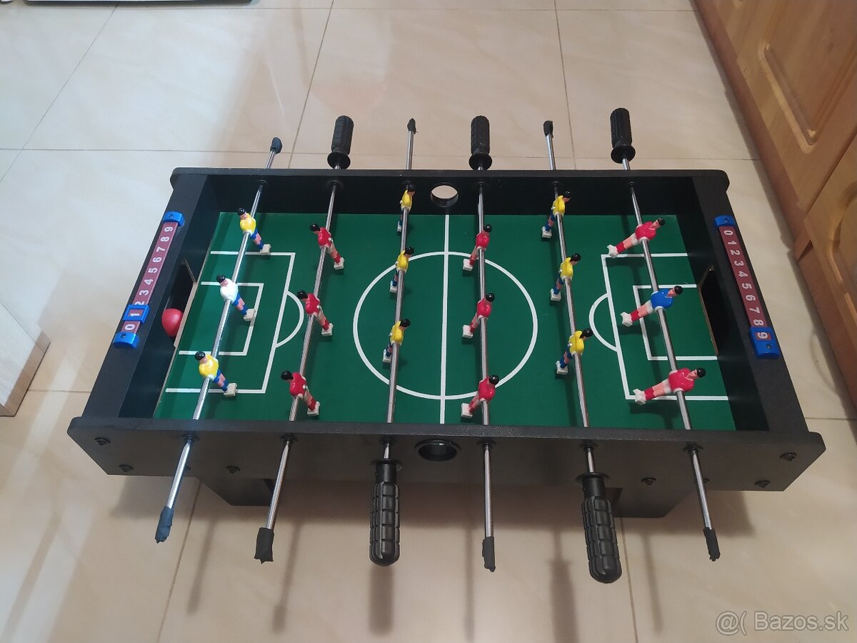 Darujem za 8€ futbal väčší - 2