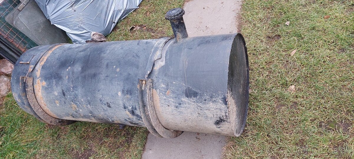 Palivová nádrž - 2