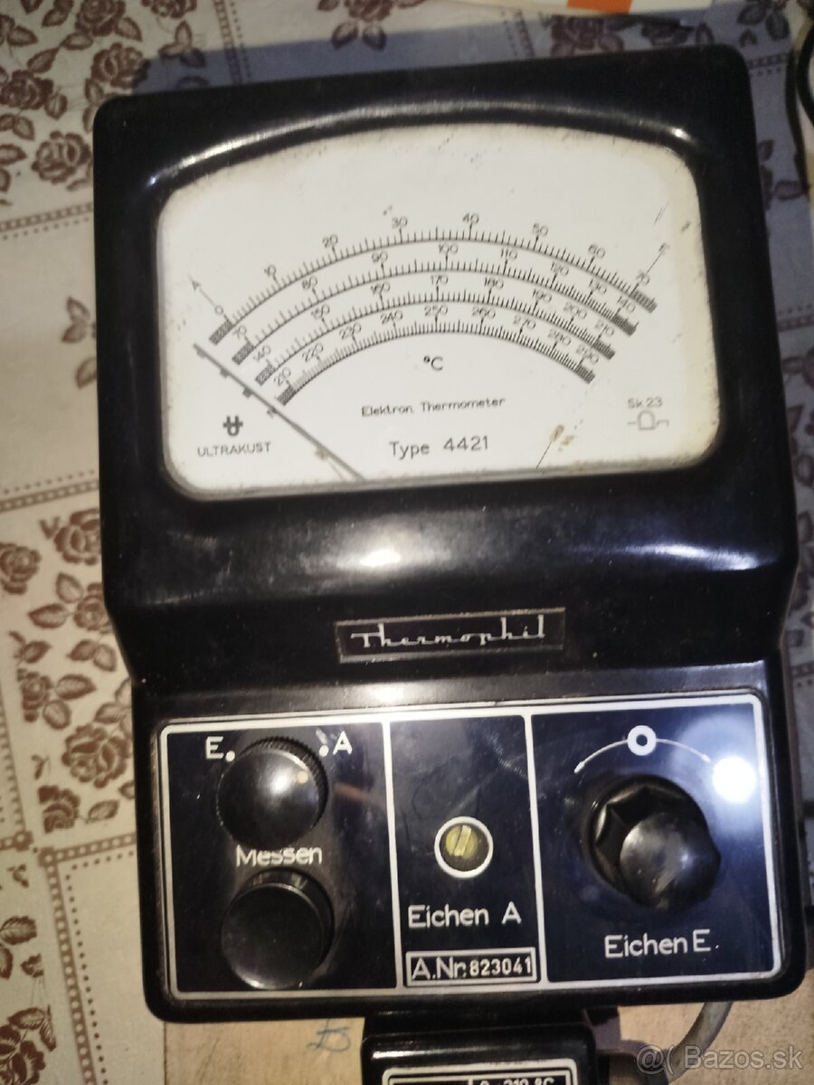 Historický elektronický teplomer z ČSSR–Elektron Thermometer - 2
