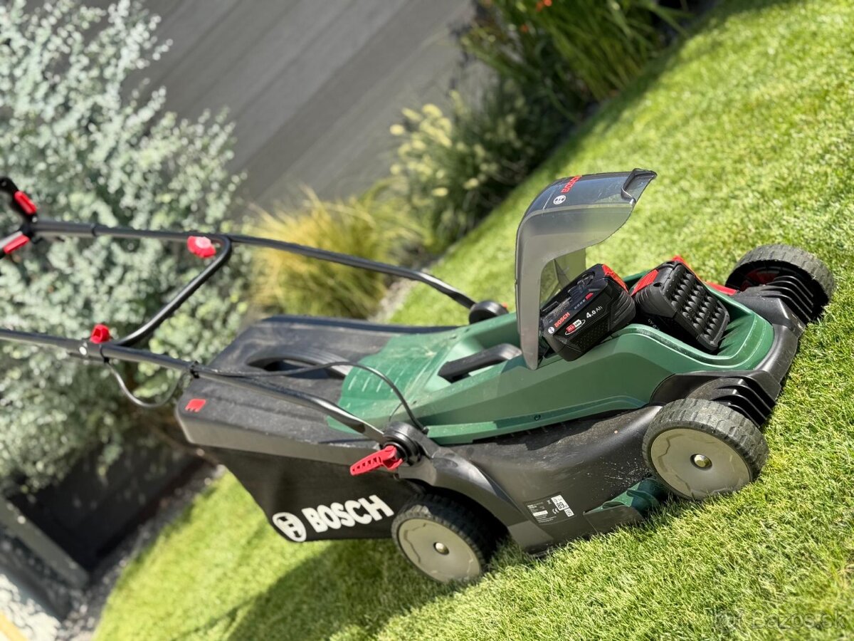 Bosch AKU UniversalRotak 2× 18V-37-550 - 2
