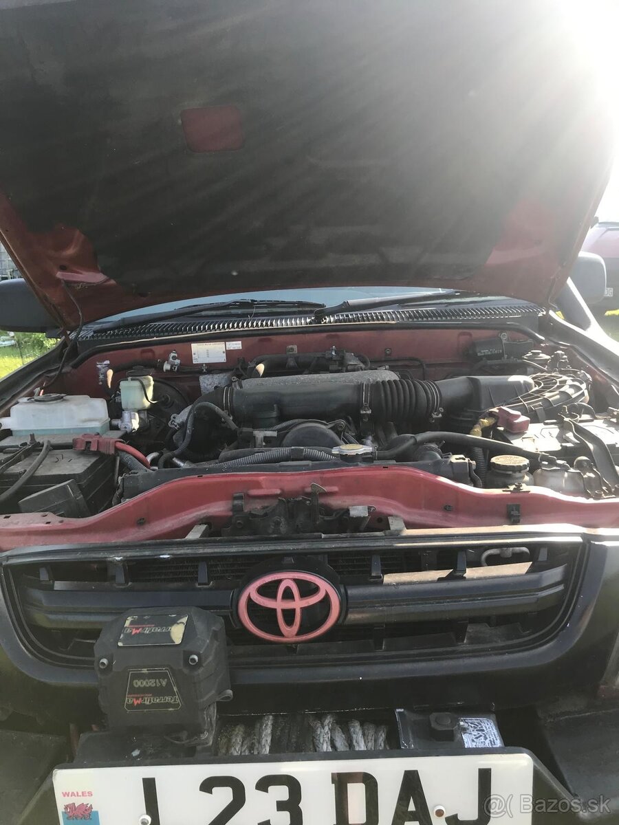 Toyota hilux 2,4td