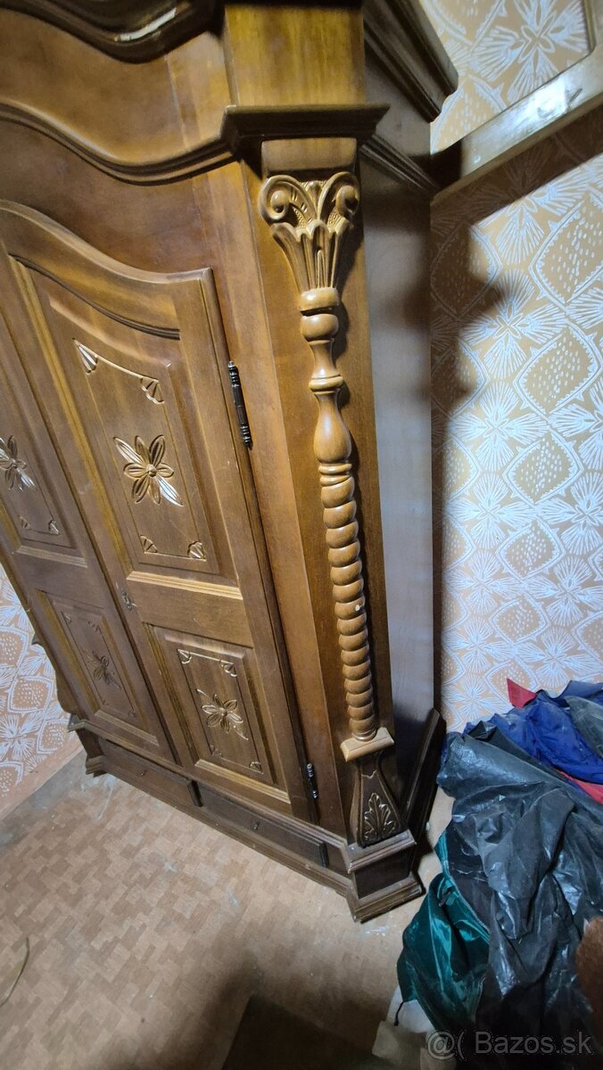 Skrina z masívu šatník - 2