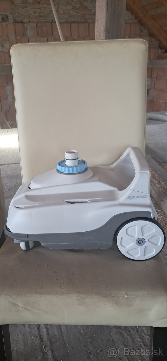 Bazénový vysávač - 2