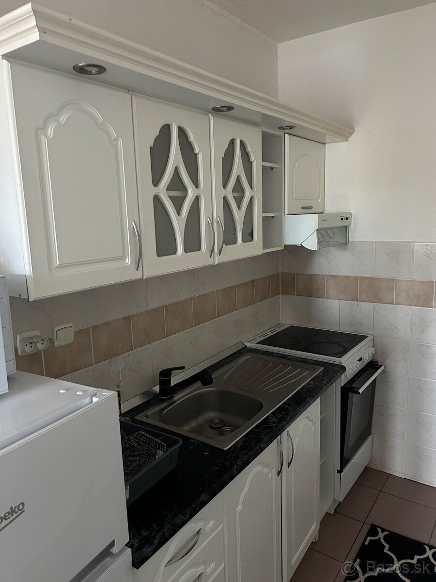 Predám Kuchynskú linku + spotrebiče - 2
